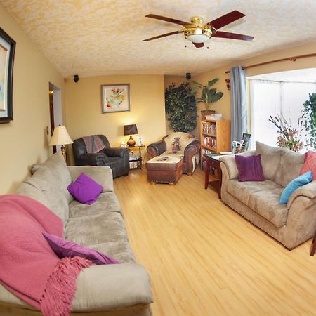 Tiga Bed And Breakfast Yellowknife Exterior photo