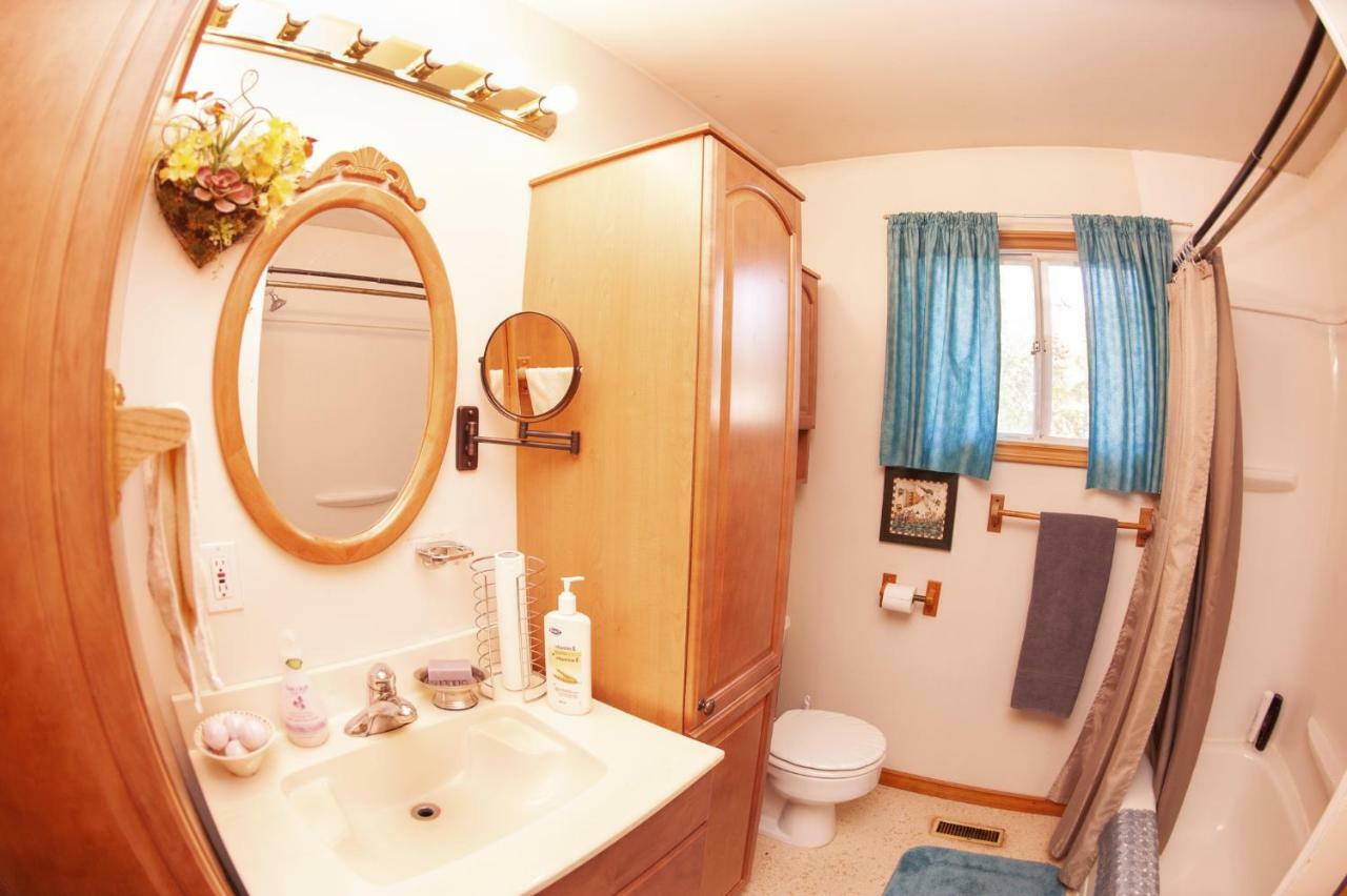 Tiga Bed And Breakfast Yellowknife Exterior photo
