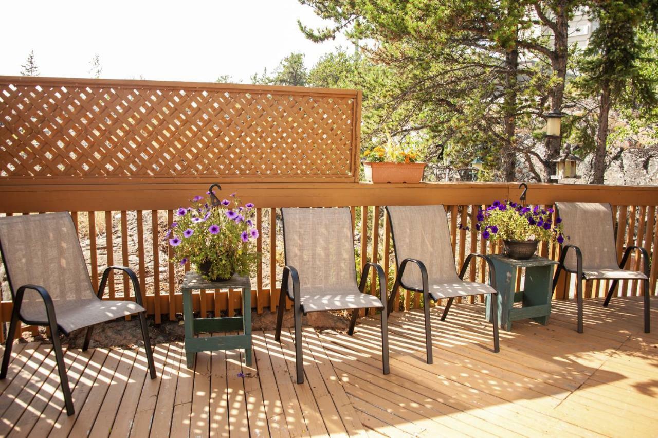 Tiga Bed And Breakfast Yellowknife Exterior photo