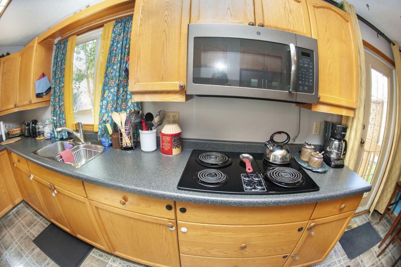 Tiga Bed And Breakfast Yellowknife Exterior photo