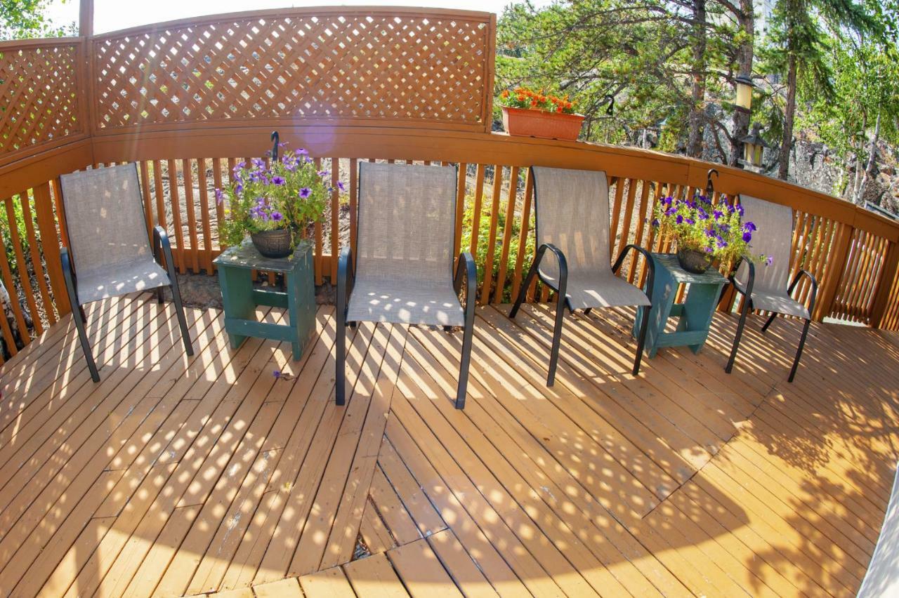 Tiga Bed And Breakfast Yellowknife Exterior photo